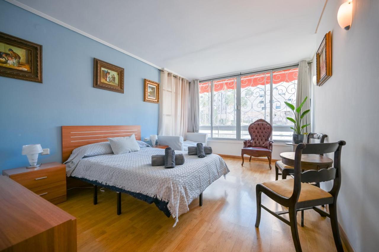 Beautiful Parque Loix 4 Bedroom Apartment Shared Pool, Tennis Court Benidorm Exterior photo